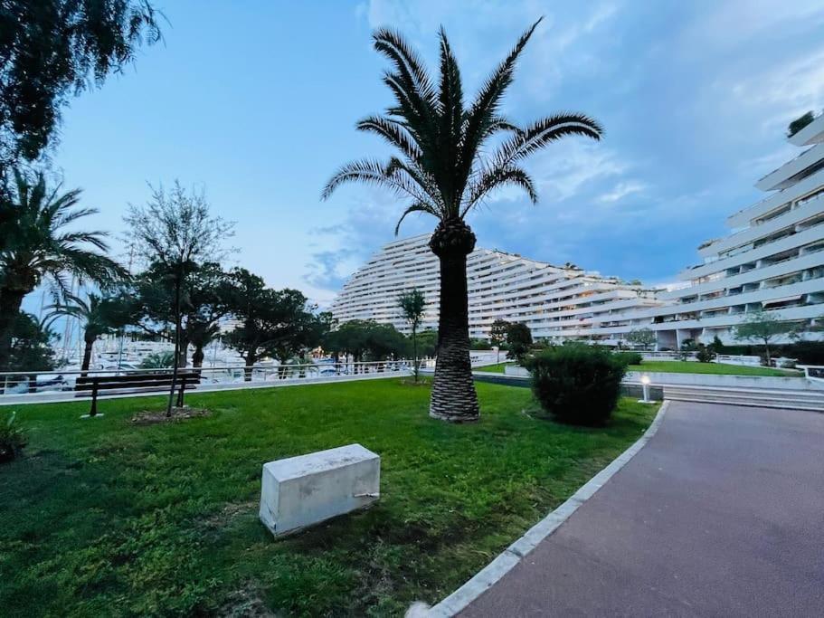 Studio A 2 Pas De La Plage Villeneuve-Loubet Extérieur photo